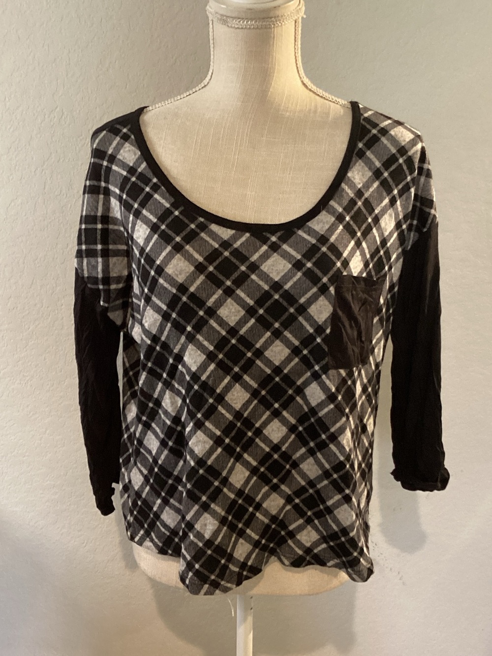 Hot Kiss Black and White Plaid Scoop-Neck Long Sleeve Top